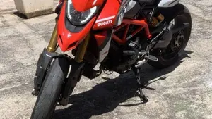 Ducati Hypermotard 950 SP (2022 - 25)  (2)