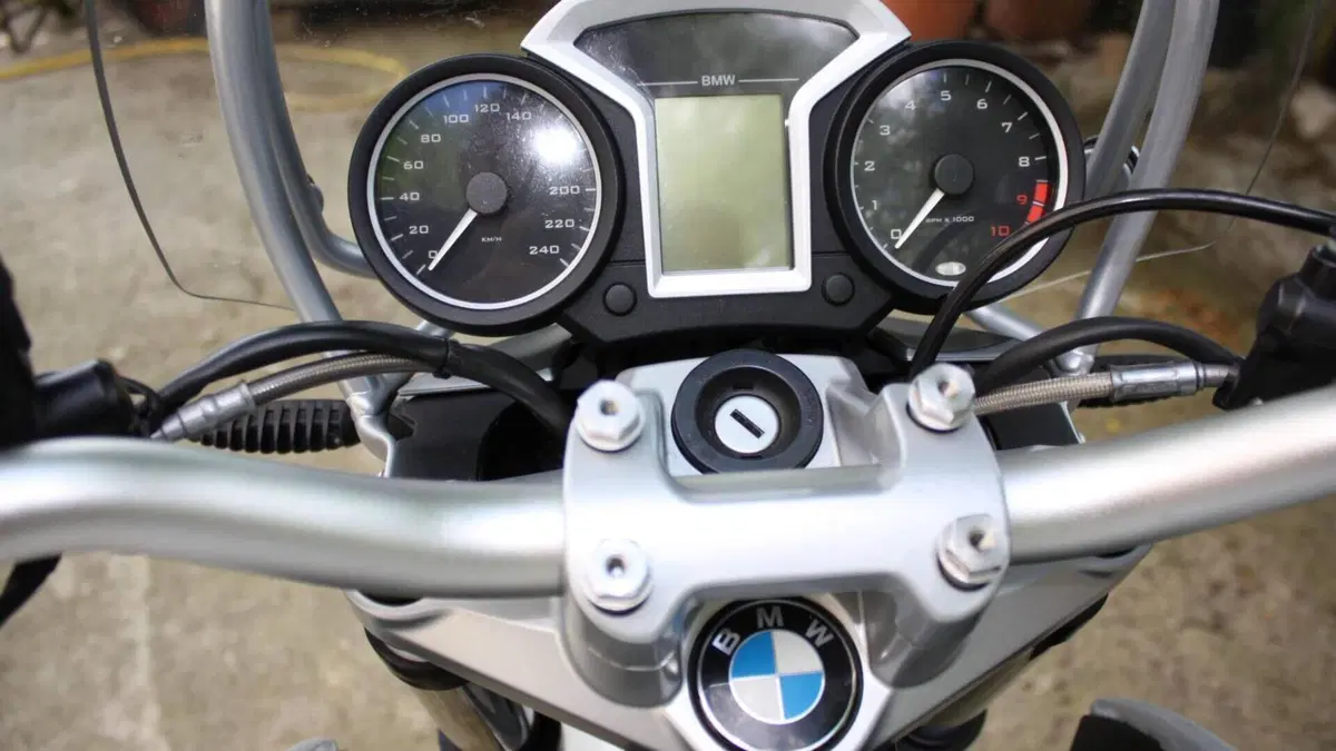 Bmw R 1200 R (2011 - 14)  (2)