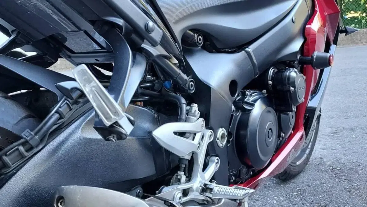 Suzuki GSX S 1000 F ABS (2014 -17)  (4)