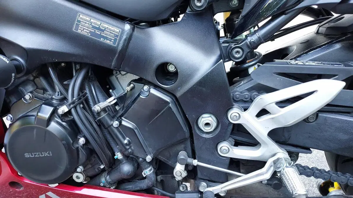 Suzuki GSX S 1000 F ABS (2014 -17)  (6)