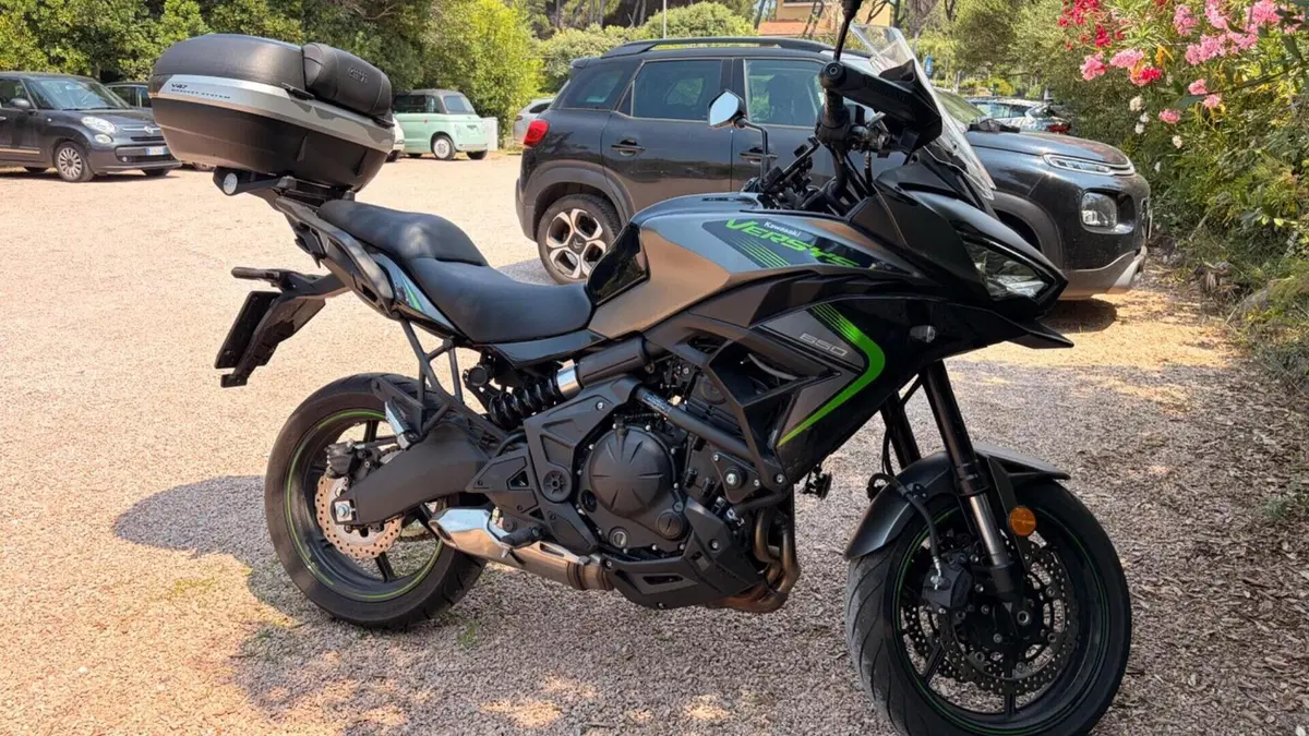 Kawasaki Versys 650 (2025 - 26)  (2)