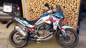 Honda Africa Twin CRF 1100L ES (2024 - 26)  (3)