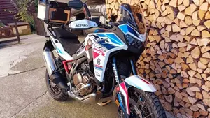 Honda Africa Twin CRF 1100L ES (2024 - 26)  (4)