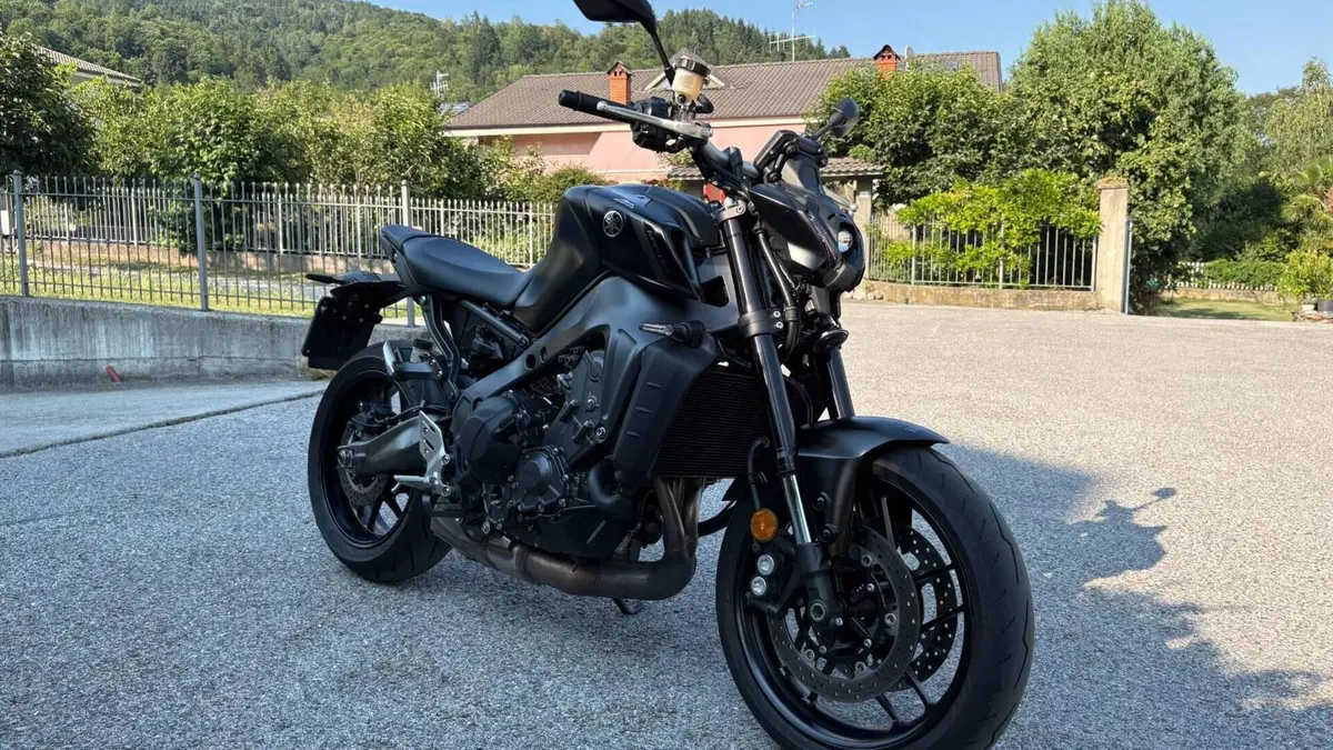 Yamaha MT-09 (2021 - 23)  (2)