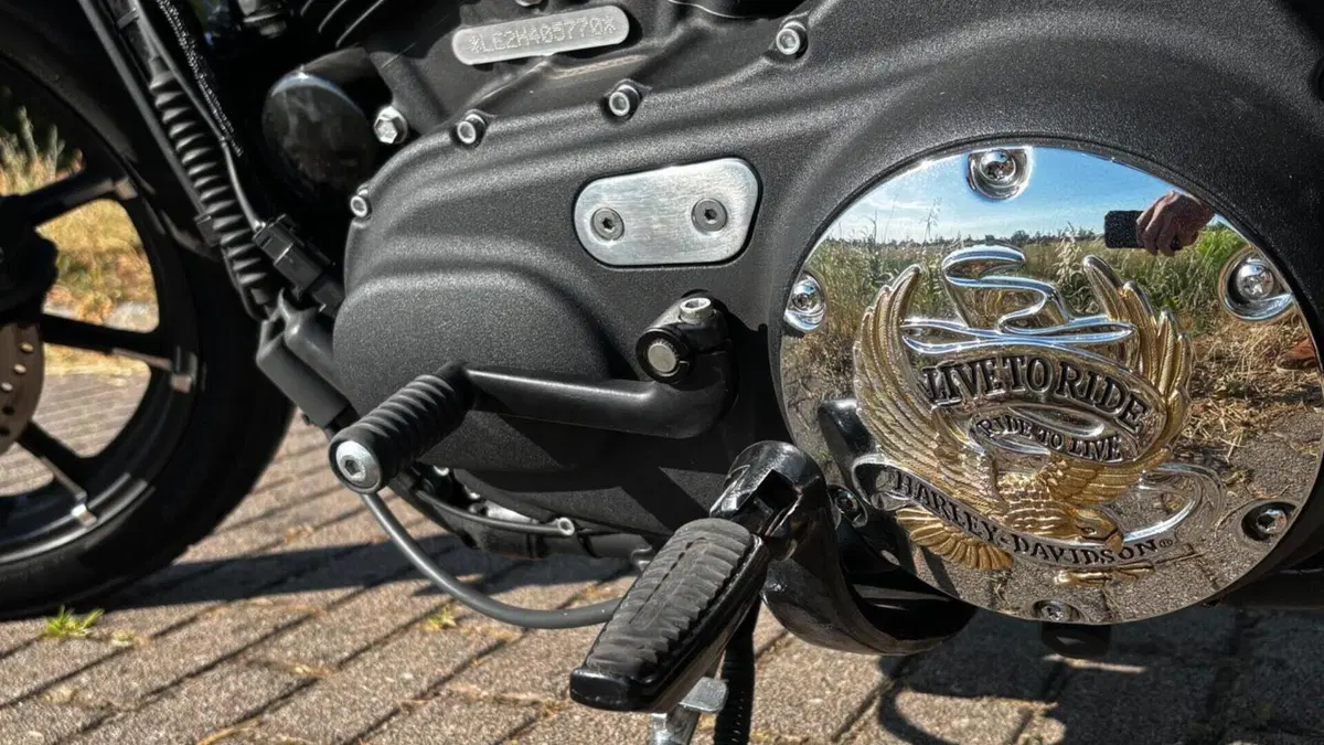 Harley-Davidson 883 Iron (2014 - 16) - XL 883N  (5)