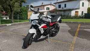 Triumph Street Triple R (2013 - 14)  (2)