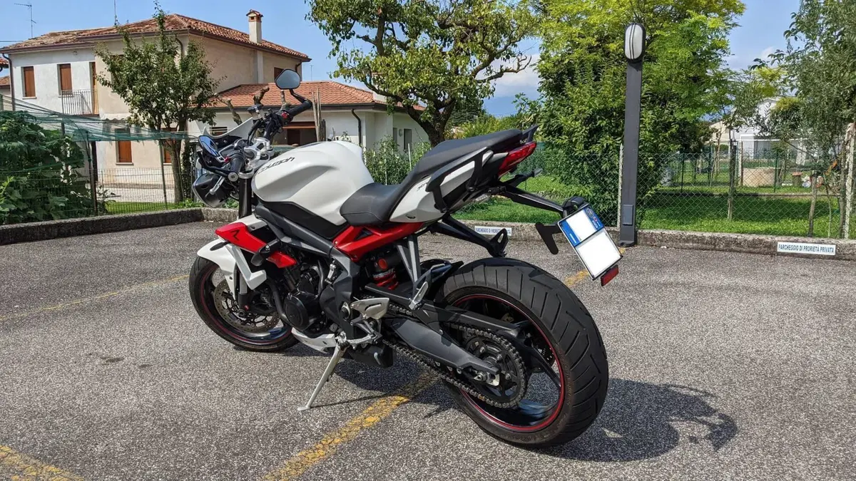 Triumph Street Triple R (2013 - 14)  (3)