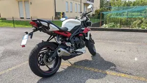 Triumph Street Triple R (2013 - 14)  (5)
