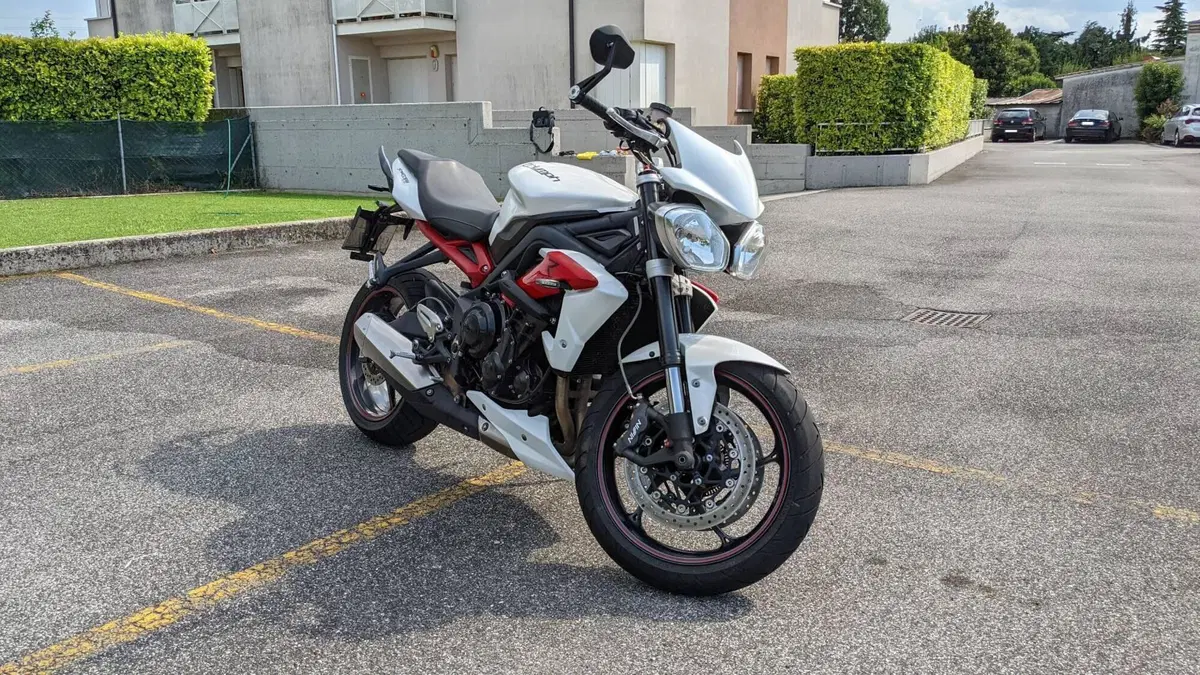 Triumph Street Triple R (2013 - 14)  (6)