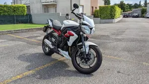 Triumph Street Triple R (2013 - 14)  (6)