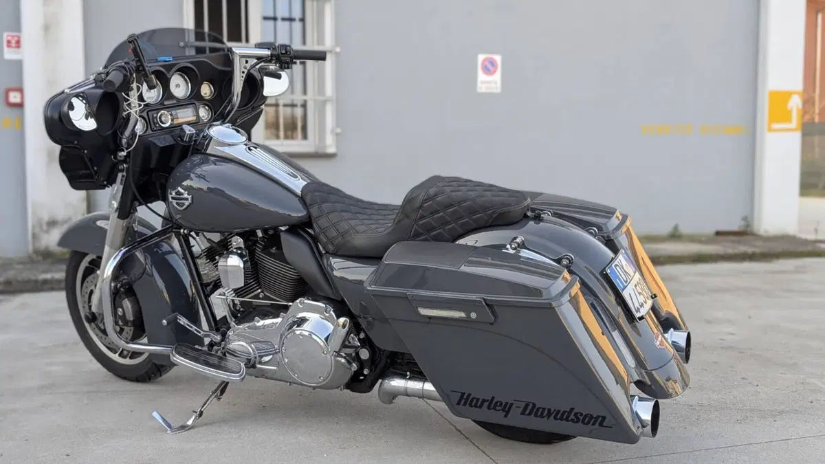 Harley-Davidson 1584 Street Glide (2008 - 10) - FLHX  (4)