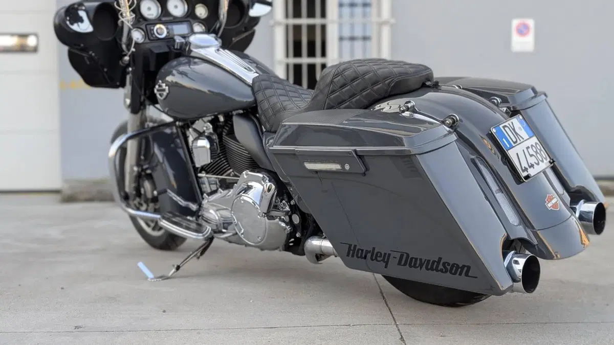 Harley-Davidson 1584 Street Glide (2008 - 10) - FLHX  (5)