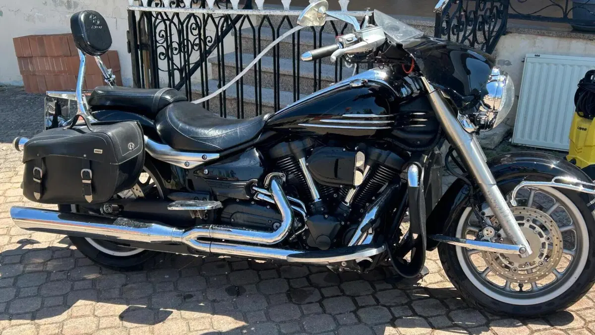 Yamaha XVS 1900 Midnight Star (2006 - 16)  (2)