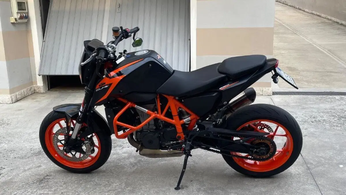 KTM 690 Duke R (2016 -17)  (4)