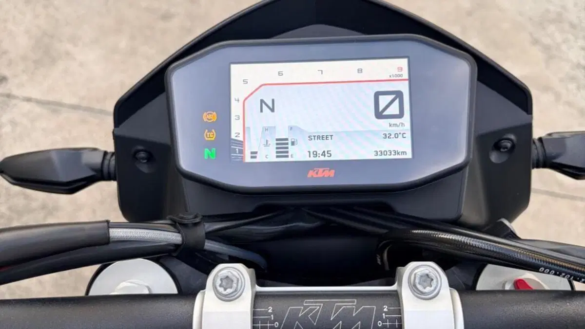 KTM 690 Duke R (2016 -17)  (5)