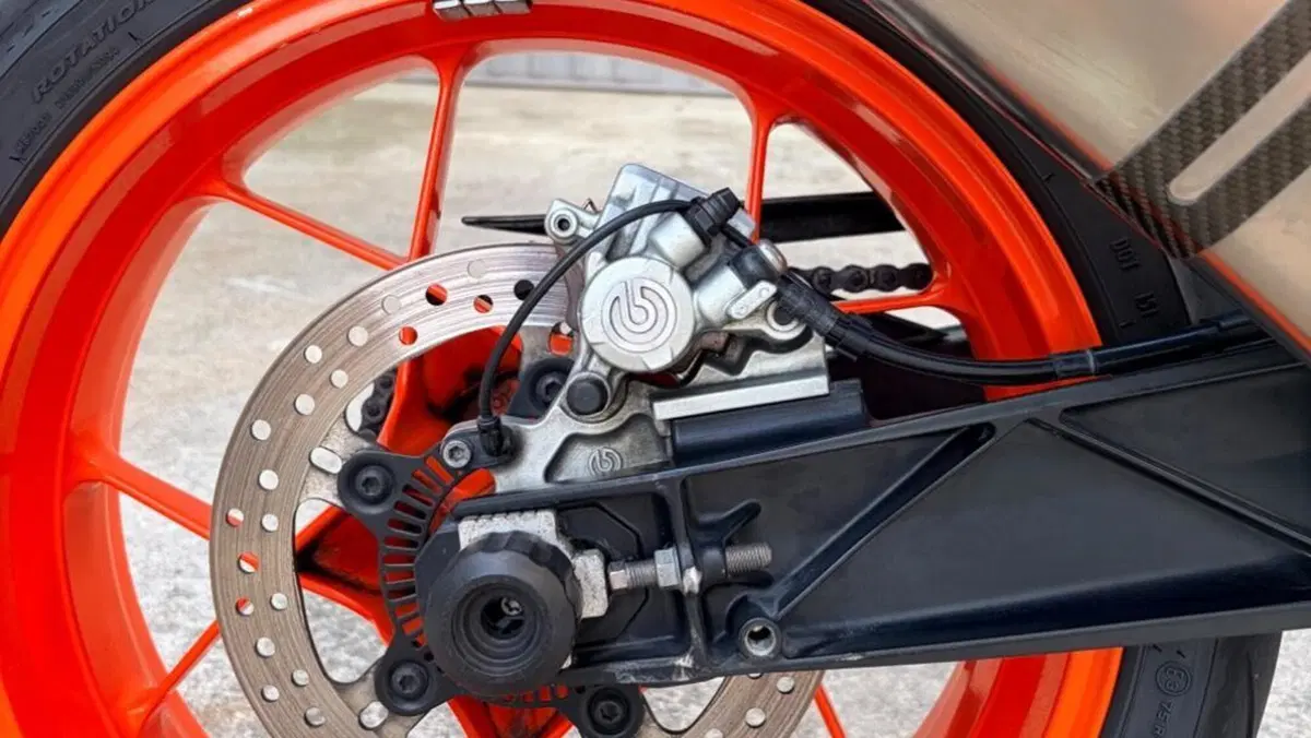 KTM 690 Duke R (2016 -17)  (7)