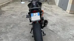 KTM 690 Duke R (2016 -17)  (3)
