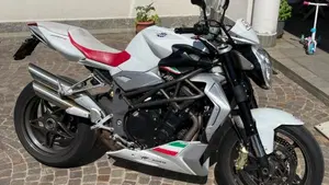 MV Agusta Brutale 990 R (2009 - 12)  (2)