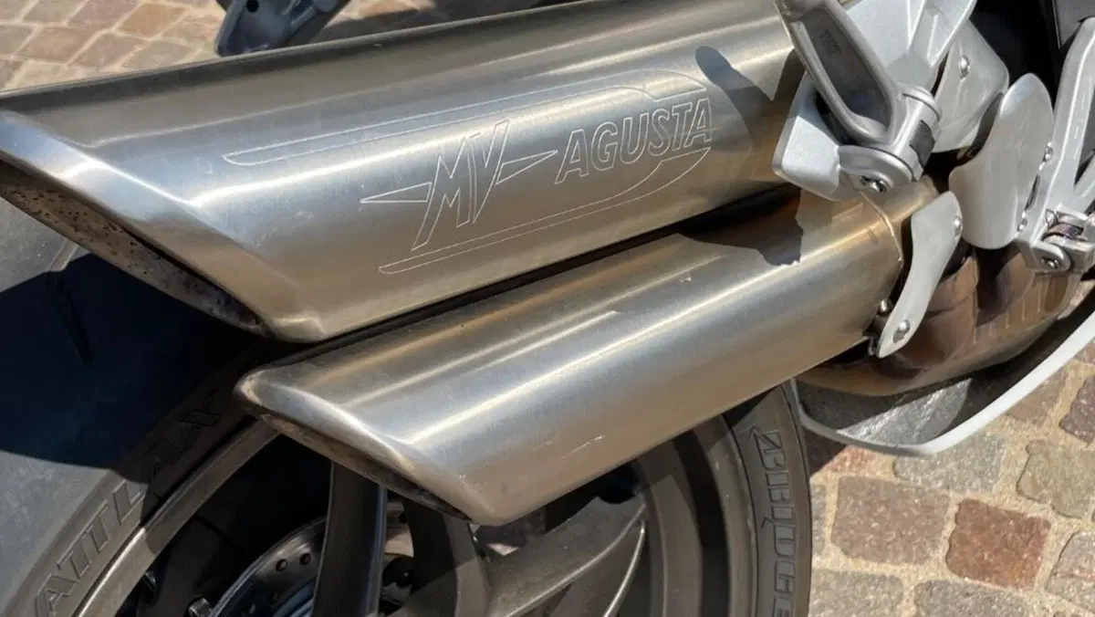 MV Agusta Brutale 990 R (2009 - 12)  (4)