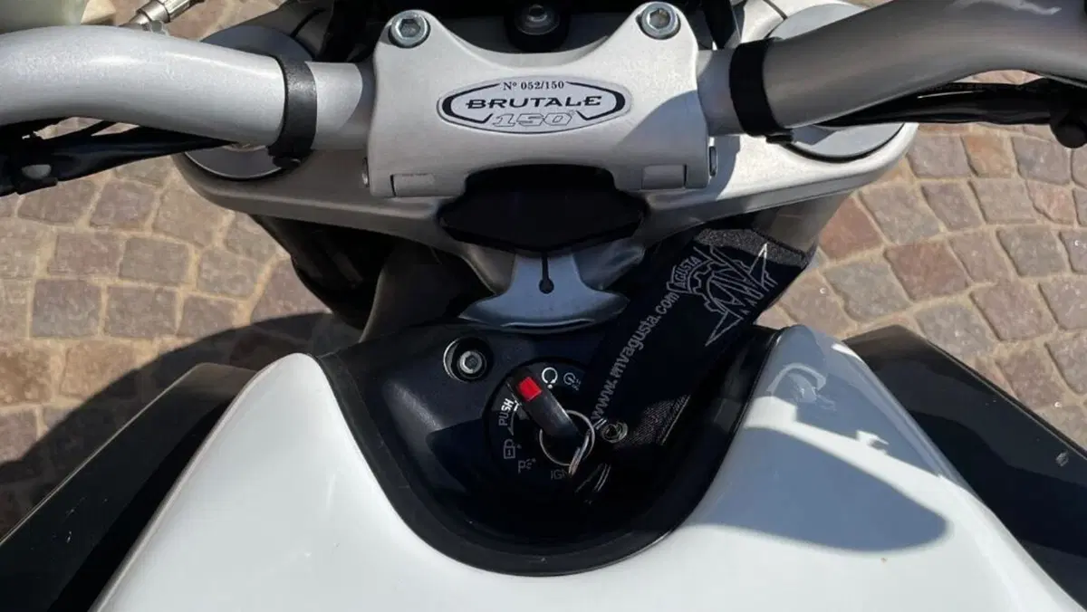 MV Agusta Brutale 990 R (2009 - 12)  (6)