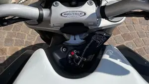 MV Agusta Brutale 990 R (2009 - 12)  (6)