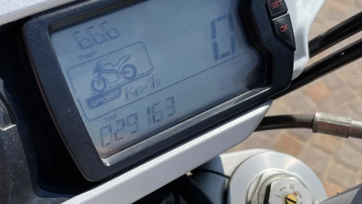 MV Agusta Brutale 990 R (2009 - 12)  (7)