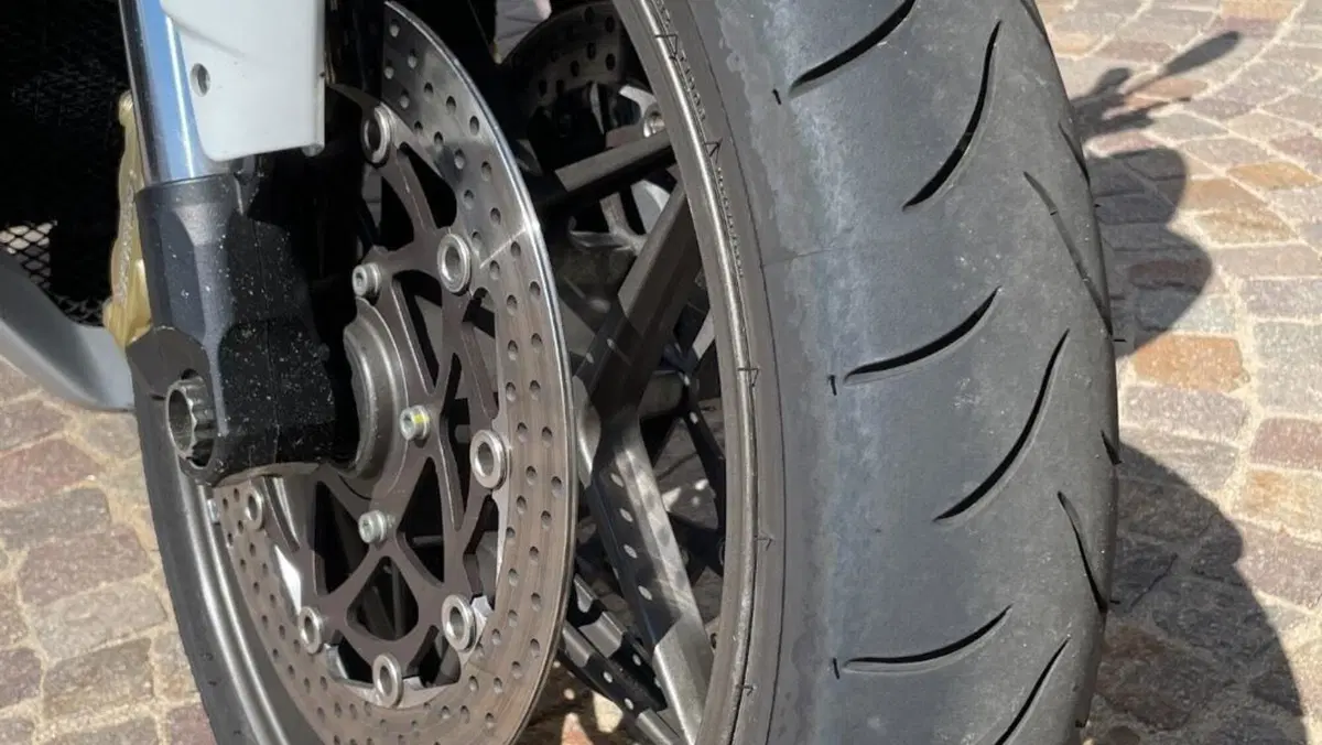MV Agusta Brutale 990 R (2009 - 12)  (8)