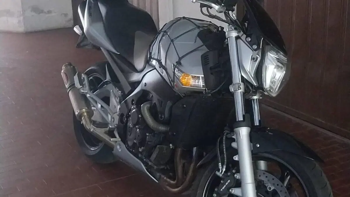 Suzuki GSR 600 (2006 - 11)  (3)