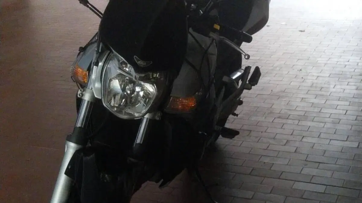 Suzuki GSR 600 (2006 - 11)  (4)