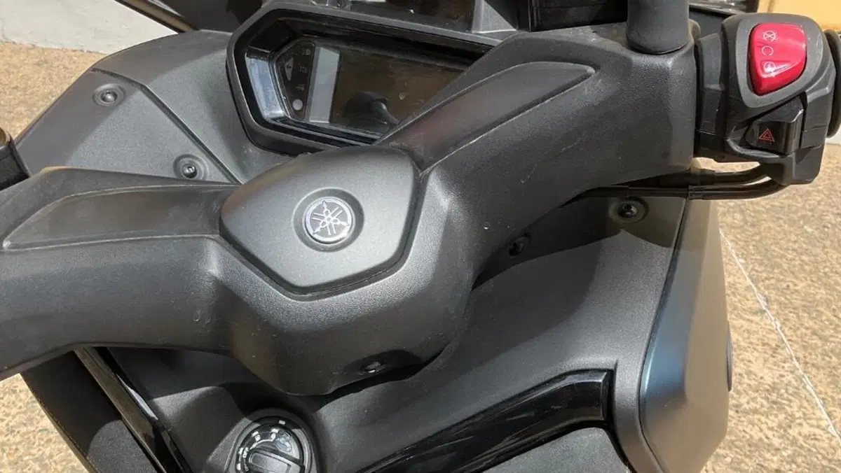 Yamaha X-Max 300 Tech Max (2021 - 24)  (6)