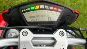Ducati Hypermotard 821 (2013 - 15)  (9)