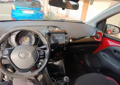 Toyota Aygo 1.0 VVT-i 69 CV 5 porte x-cite MMT (3)
