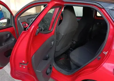Toyota Aygo 1.0 VVT-i 69 CV 5 porte x-cite MMT (5)