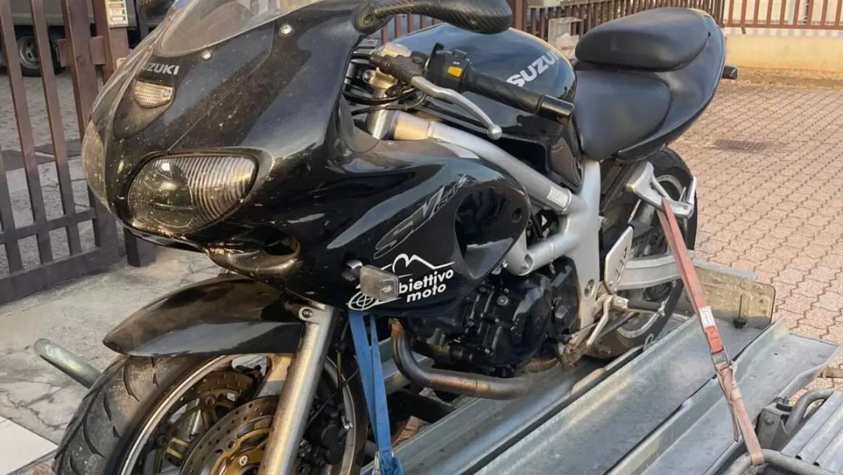 Suzuki SV 650 S (1999 - 02)  (2)