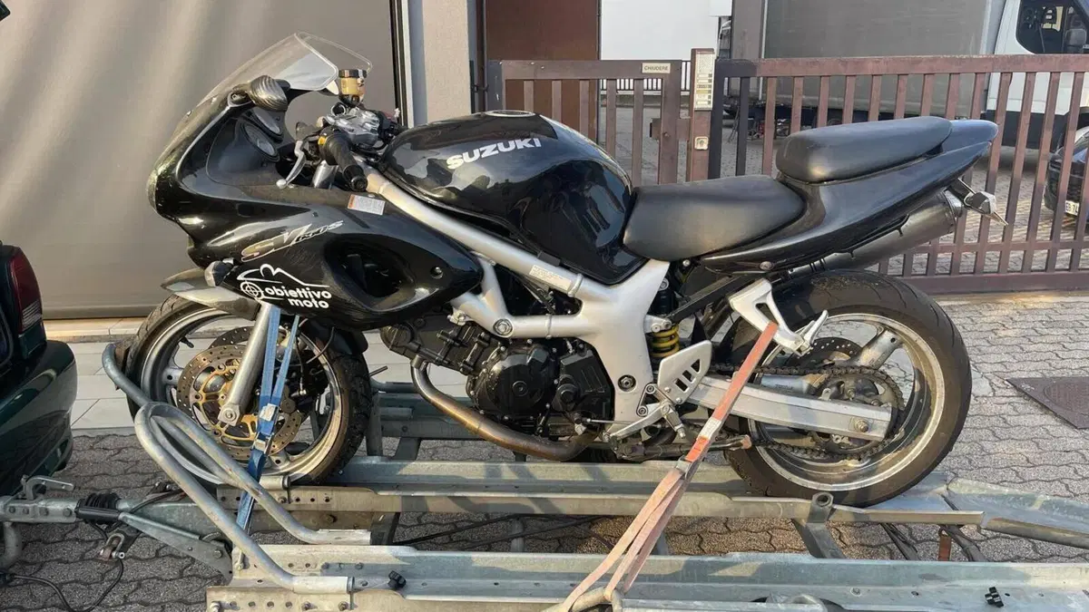Suzuki SV 650 S (1999 - 02)  (3)