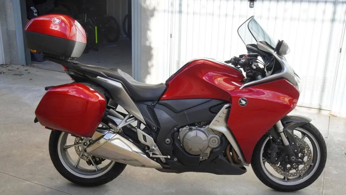 Honda VFR 1200 F ABS (2009 - 16)  (2)