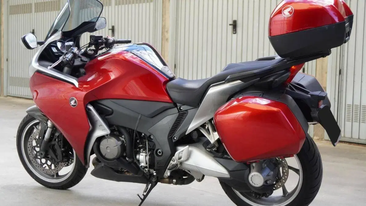 Honda VFR 1200 F ABS (2009 - 16)  (6)