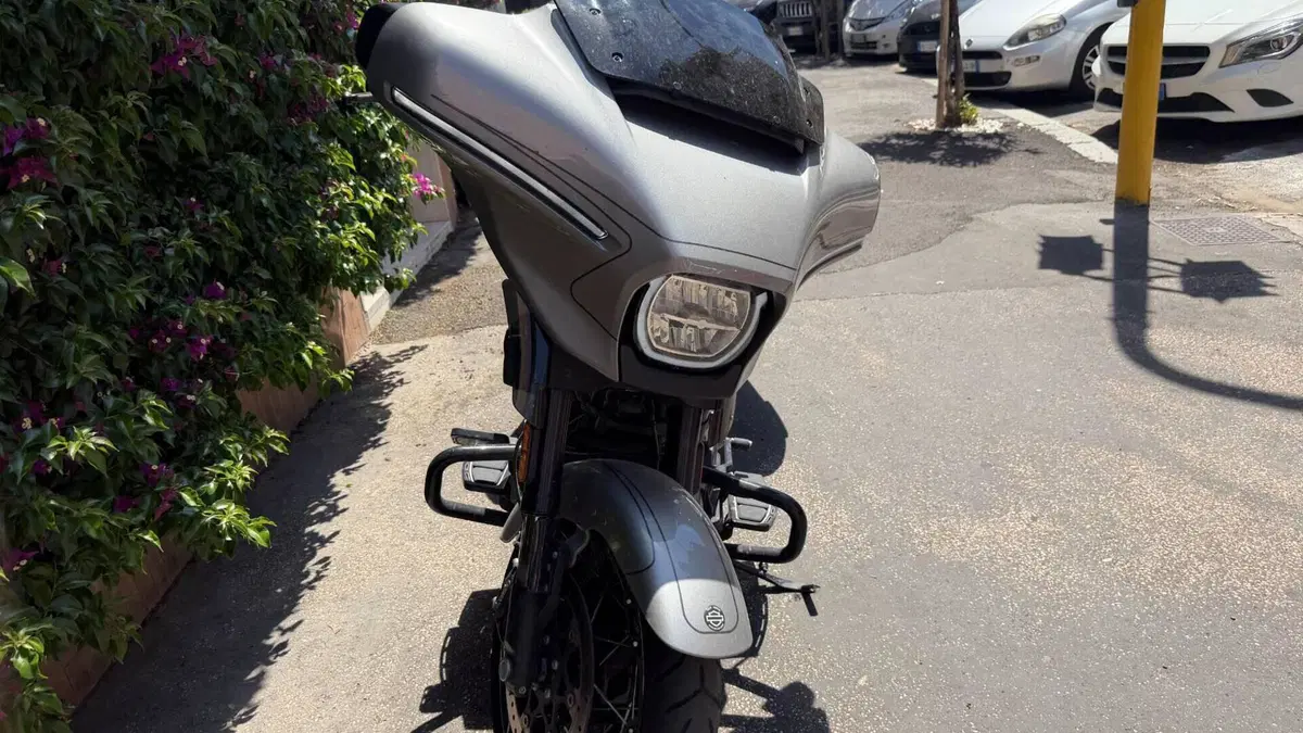 Harley-Davidson CVO Street Glide (2023)  (6)