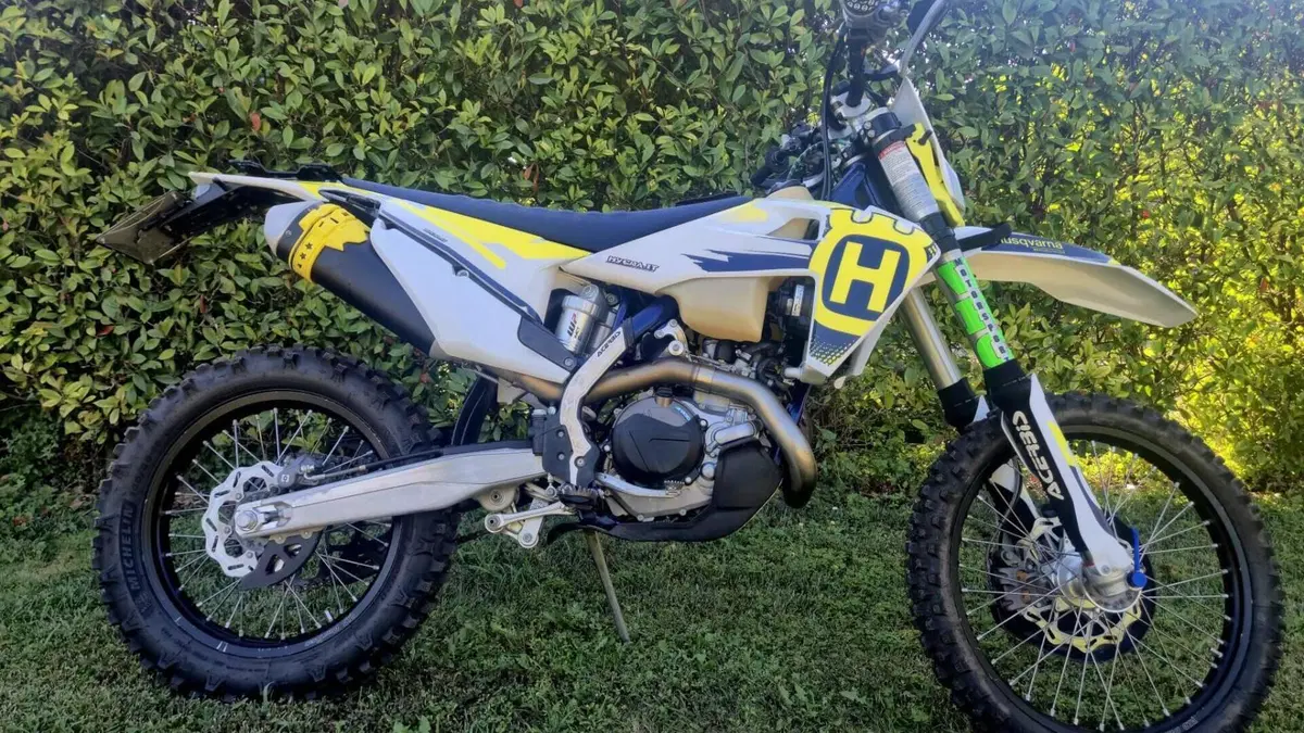 Husqvarna FE 450 (2022)  (2)