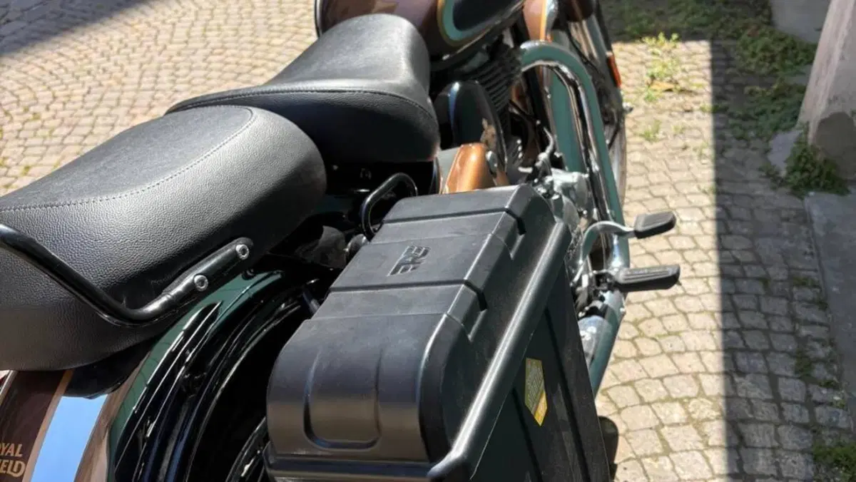 Royal Enfield Classic 350 (2021 - 26)  (3)