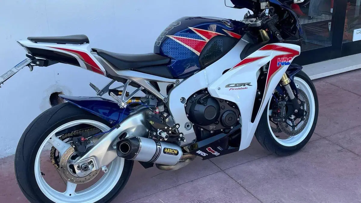 Honda CBR 1000 RR Fireblade (2012 - 16)  (4)