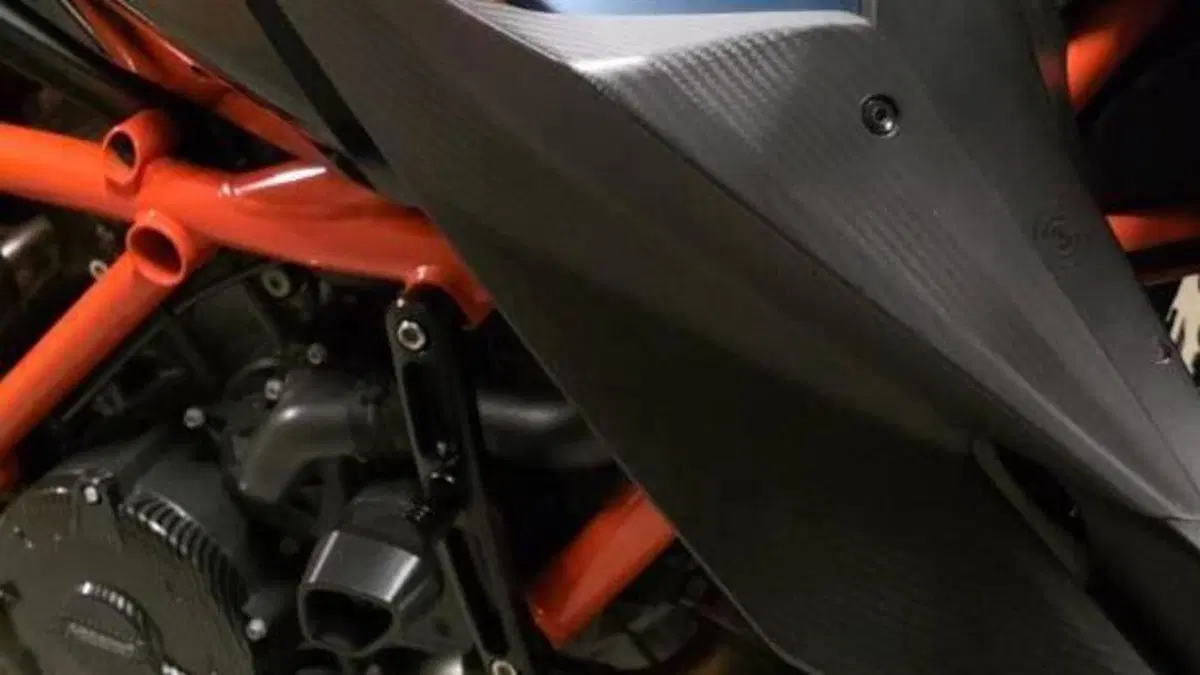 KTM 1290 Super Duke R (2022 - 23)  (6)