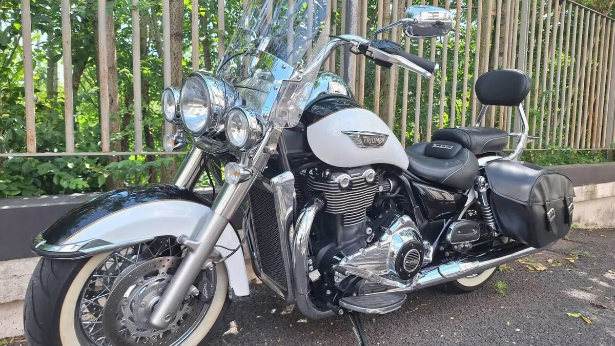 Triumph Thunderbird LT ABS (2014 - 15)  (5)