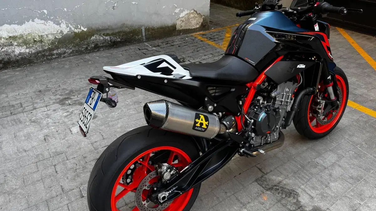 KTM 890 Duke R (2022 - 23)  (3)