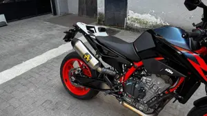 KTM 890 Duke R (2022 - 23)  (4)