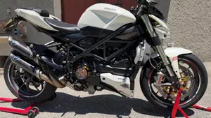 Ducati Streetfighter (2009 - 12)  (2)