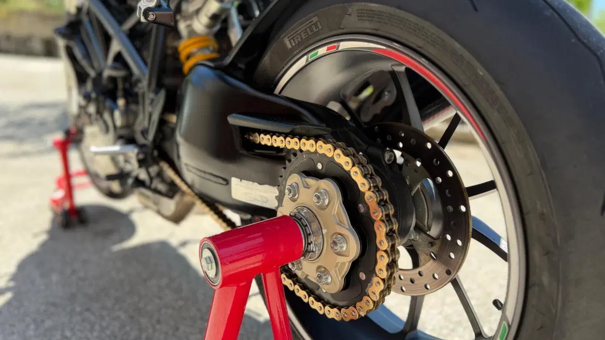 Ducati Streetfighter (2009 - 12)  (7)