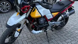 Moto Guzzi V85 TT (2019 - 20)  (2)