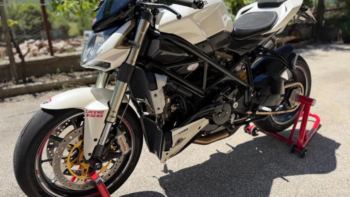Ducati Streetfighter (2009 - 12)  (10)