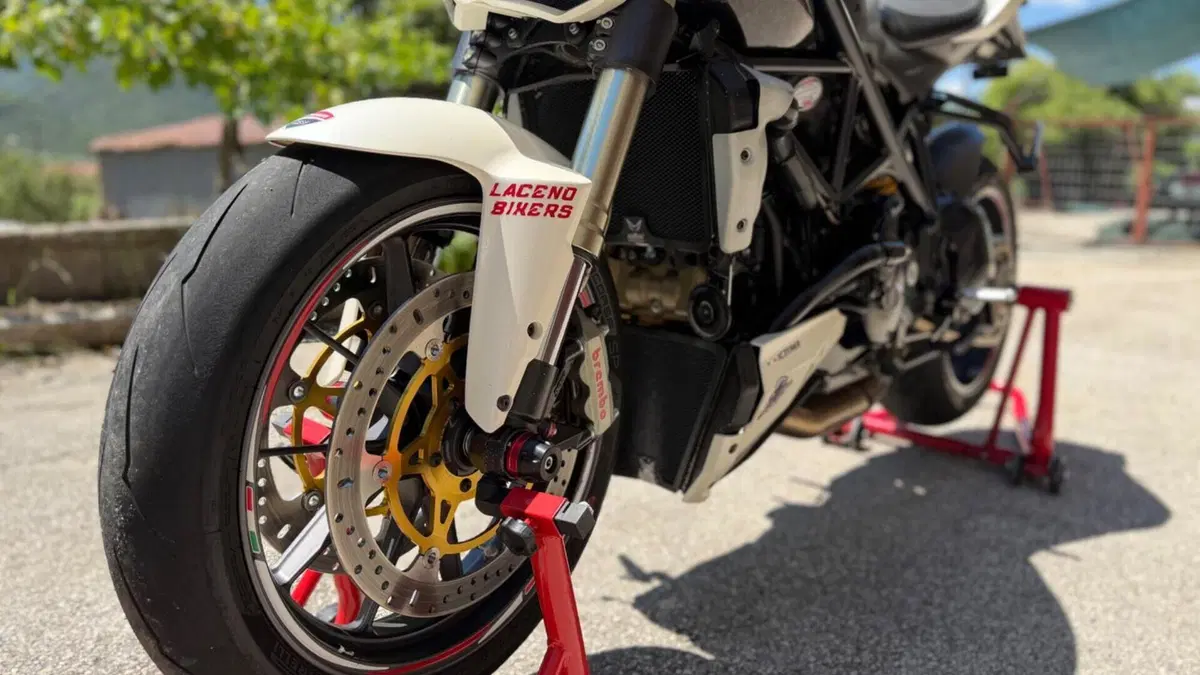 Ducati Streetfighter (2009 - 12)  (12)